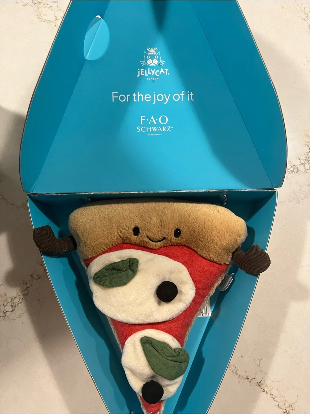 Jellycat FAO Scharz Diner Exclusive: Margherita pizza, box, pin, stickers, tote
